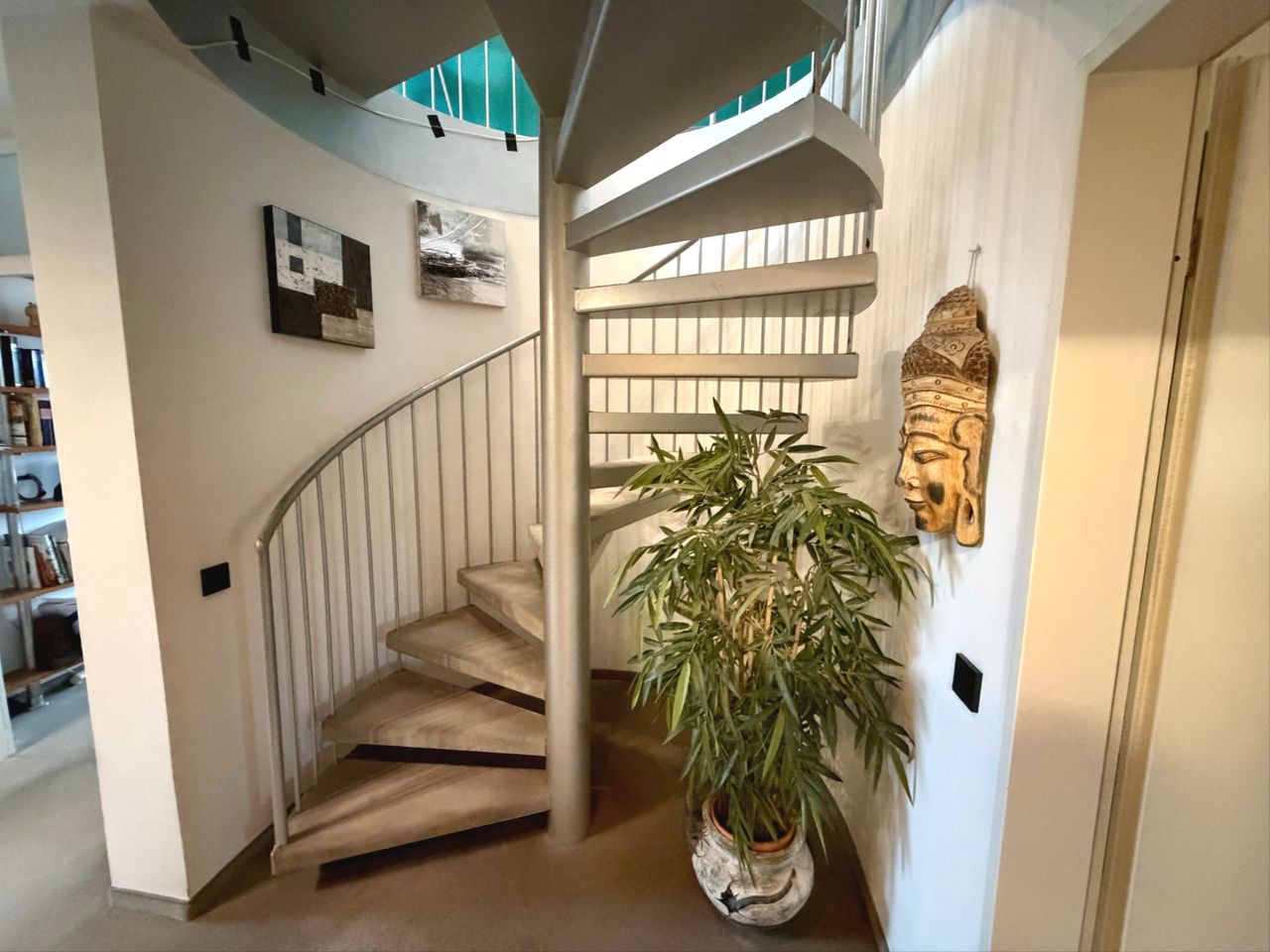 Treppe zum Galeriegeschoss 