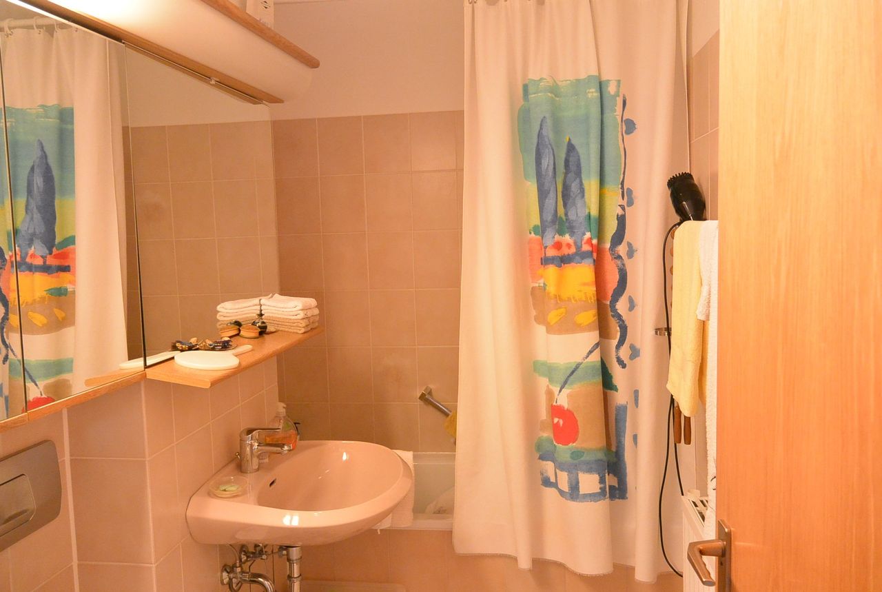 Wannenbad mit WM Anschluss