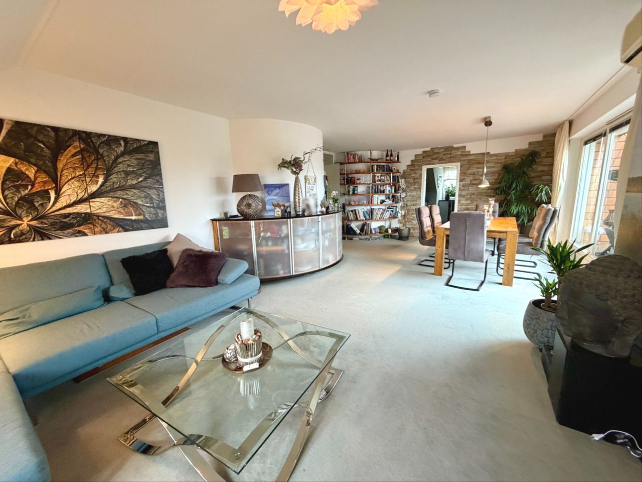 Familienfreundlicher Wohn- Essbereich 