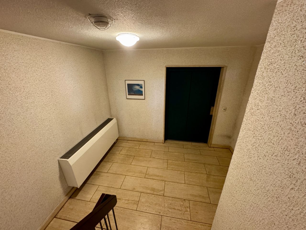 Aufzug bis im KG