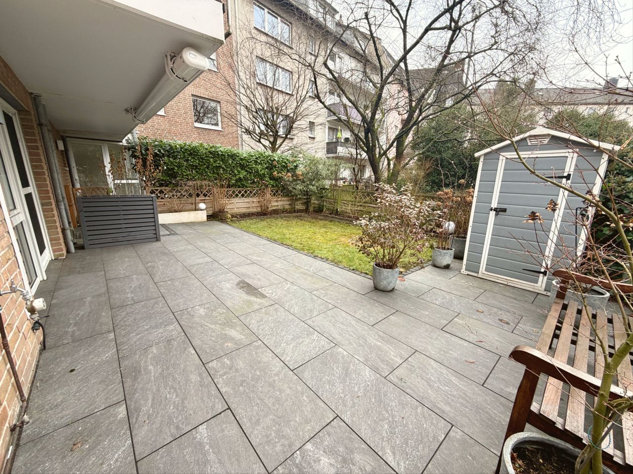 Terrasse mit eigenem Wasseranschluss und Strom